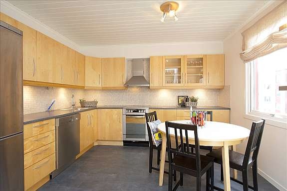 Kjøkken med spiseplass Galleribilde