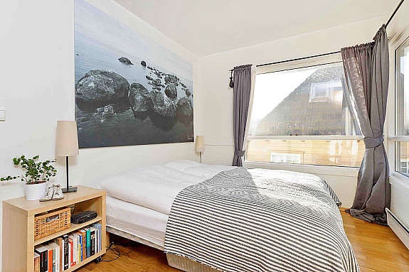 Det er garderobeskap på begge soveværelsene. Galleribilde