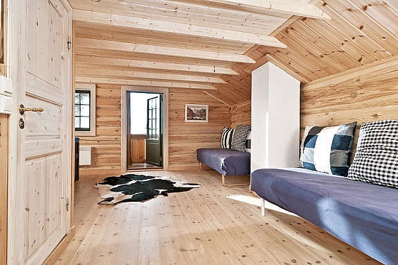 Oppstuggu / soverom med utgang til veranda på 6 m2. Galleribilde