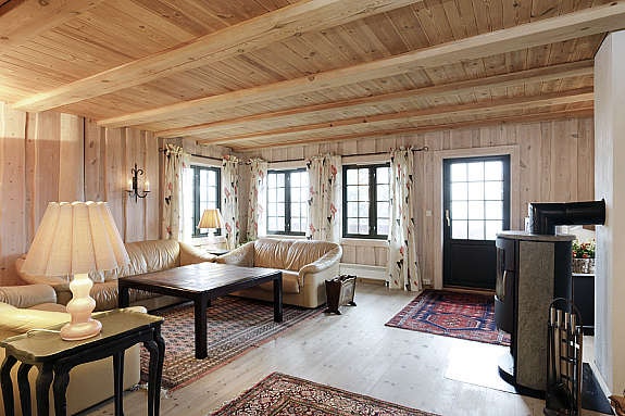 Stuen med adkomst til stor terrasse. Galleribilde