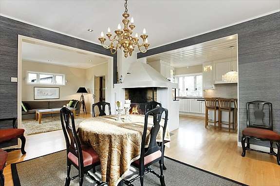 Spisestue med peis Galleribilde