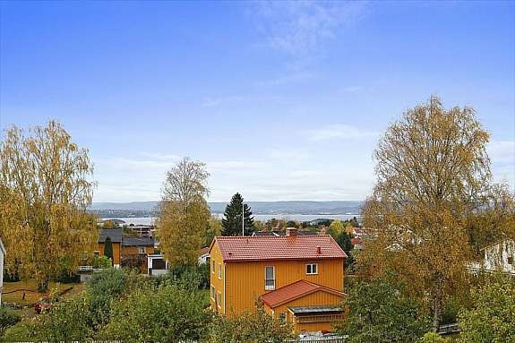 Utsikt mot fjorden og Fornebulandet Galleribilde