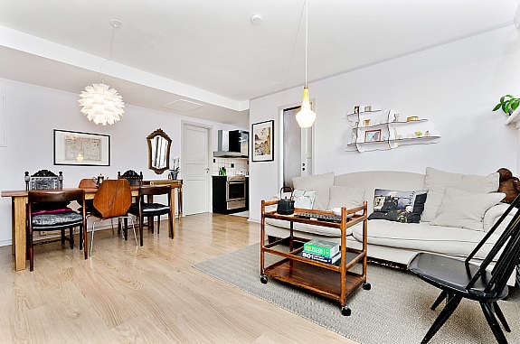 Lys og romslig stue med en meget god planløsning. Galleribilde