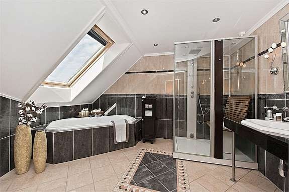 Velutstyrt bad Galleribilde