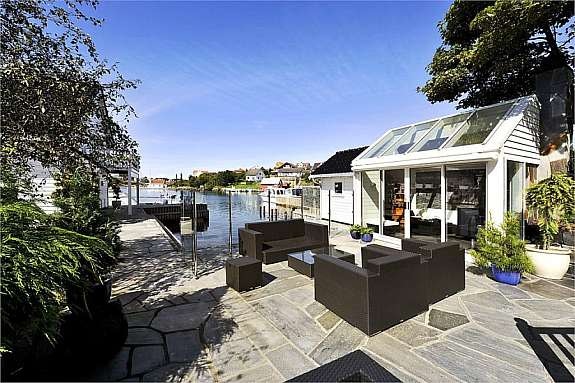 Naust - skjermet uteplass Galleribilde