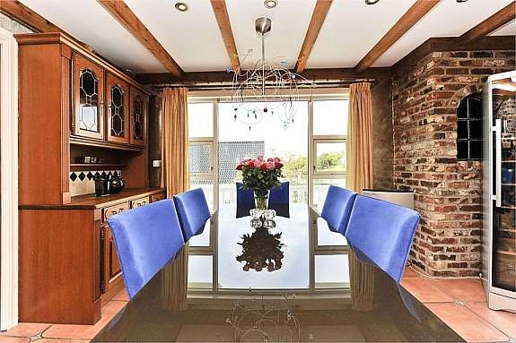 Spisestue m/utgang terrasse Galleribilde