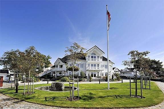 Solvendt, usjenert hageanlegg Galleribilde