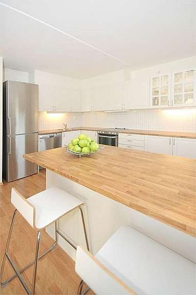 Kjøkkenøy har lagringsplass/skuffer Galleribilde