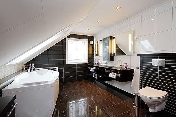 Bad 2 etg Galleribilde