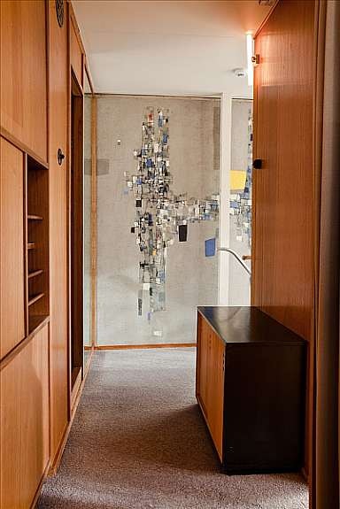 Gangen i 2. etasje med maleri av Gunnar S. Gundersen Galleribilde