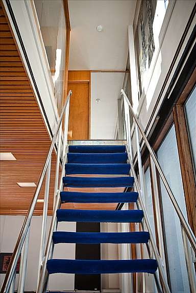 Trapp til 2. etasje Galleribilde