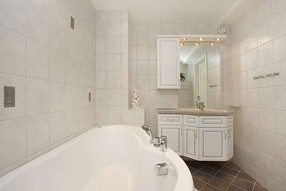 Nyere lekkert bad/wc Galleribilde