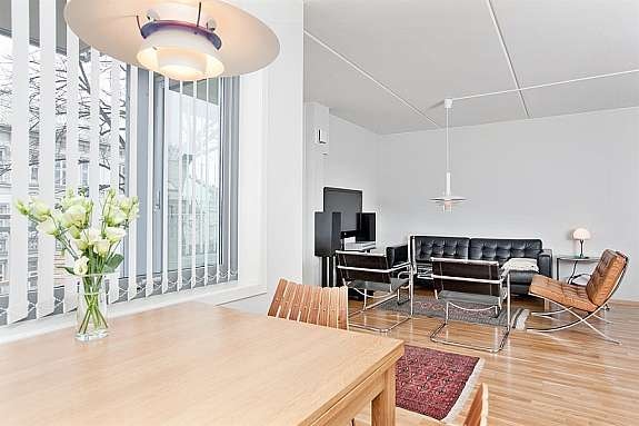 Lys og koselig spisekrok. Galleribilde