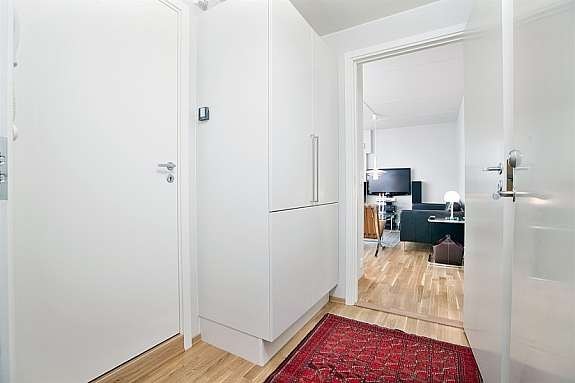 Entre med medfølgende garderobe. Galleribilde