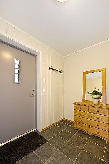 Entrè med fliser og varme i gulv Galleribilde