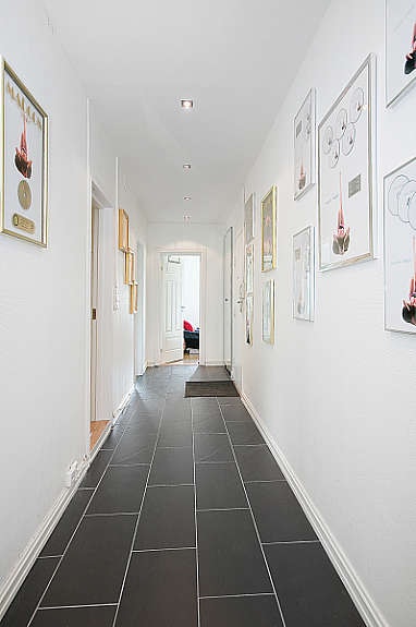Hall med fine "gallerivegger" / bilde vegger Galleribilde