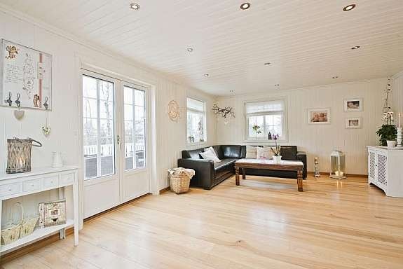 Stor stue 1 etg. med utg. til stor terrasse Galleribilde