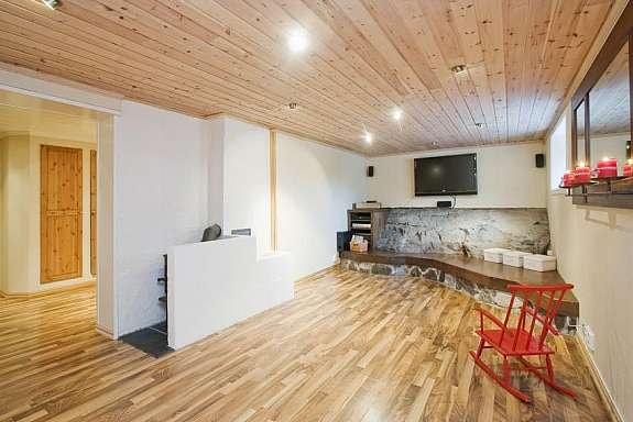 Kjellerstue med vedovn Galleribilde