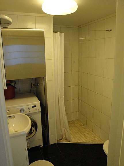 Bad, med vaskemaskin inkludert Galleribilde