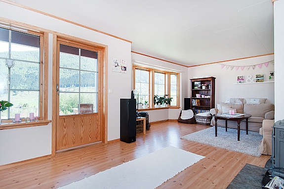 Stue med utgang til terrasse Galleribilde