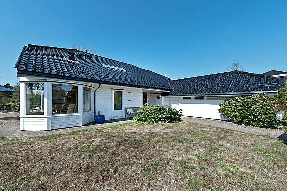 Ekslusiv eiendom med flere lune solplasser. Galleribilde