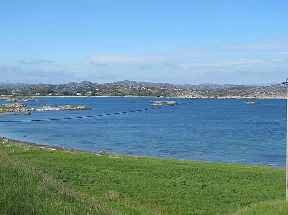 Bilde tatt fra tomten. Galleribilde