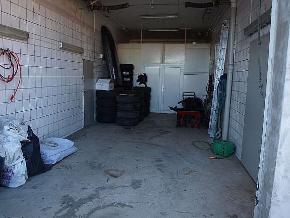 hall nummer to med lager. Galleribilde