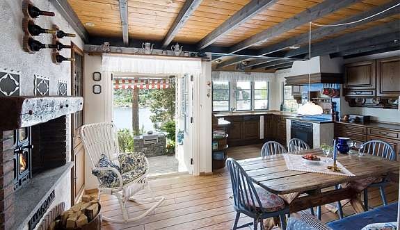 Kjøkken med utgang til terrasse Galleribilde