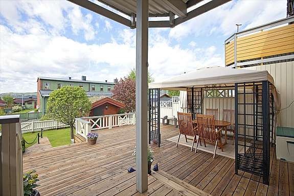 Flott uteplass med gode solforhold Galleribilde