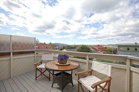 Herlig veranda med utsikt mot Trollheimen Galleribilde