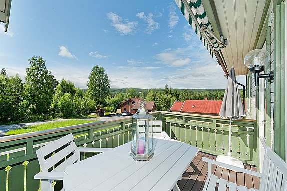 Solrik balkong Galleribilde