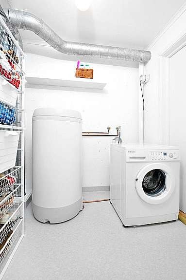 Vaskerom Galleribilde