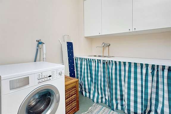 Vaskerom Galleribilde