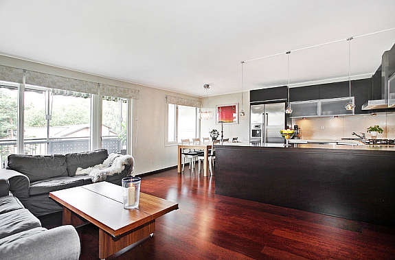 Stue med åpen kjøkkenløsning Galleribilde