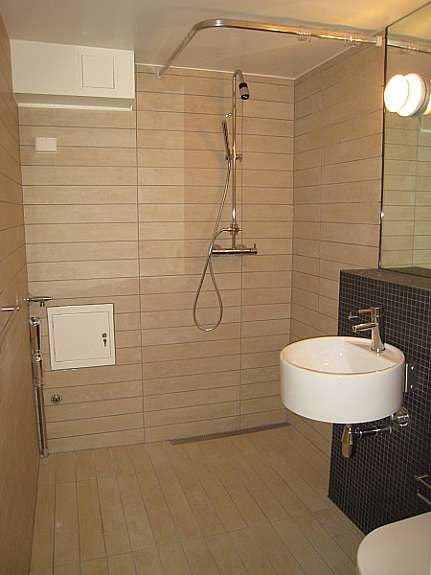 bathroom ground floor Galleribilde