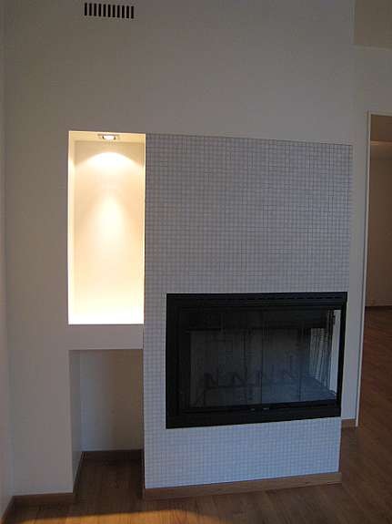 fireplace in living room Galleribilde