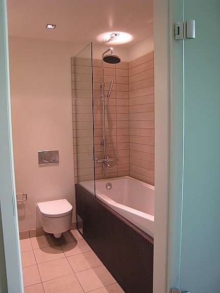 ensuite bathroom Galleribilde