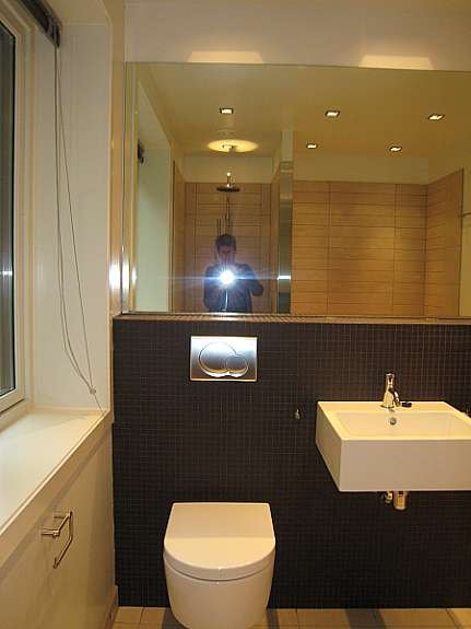 second bathhroom third floor Galleribilde