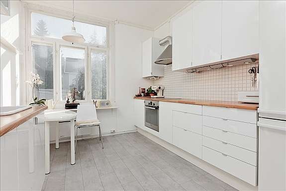 Kjøkken med spiseplass Galleribilde