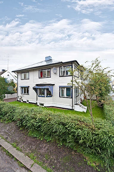 Hel 2 mannsbolig - horrisontaldelt. Sett fra Meierigaten Galleribilde