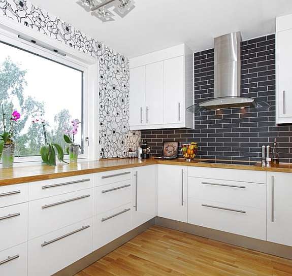 Mye benkeplass. Galleribilde