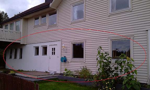 Inngangsparti leilighet med ny dør. Galleribilde