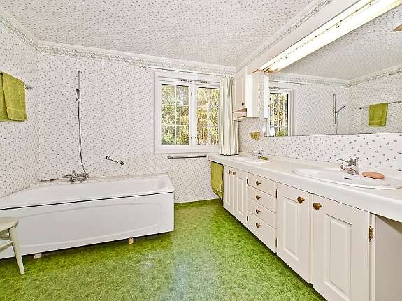 Bad 1. etasje Galleribilde