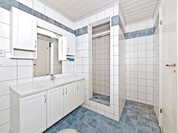 Bad i sokkel Galleribilde