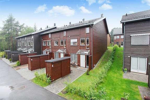 Fasade v/inngangsparti. Sportsbod. Galleribilde