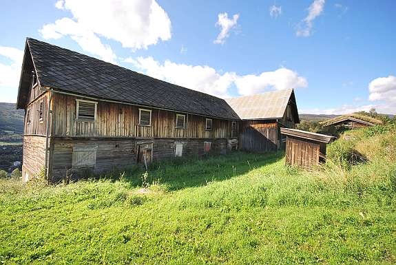 Fjøset og låven. Galleribilde