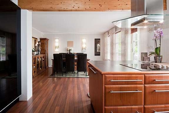 Fra kjøkken mot spisestue Galleribilde