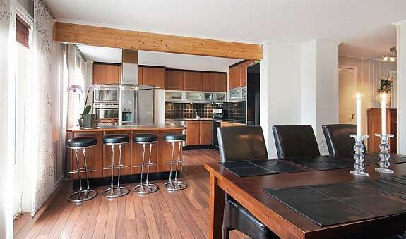 Fra spisestuen mot kjøkkenet Galleribilde