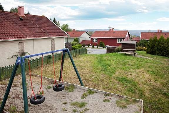 Fra lekeplassen ved siden av huset Galleribilde
