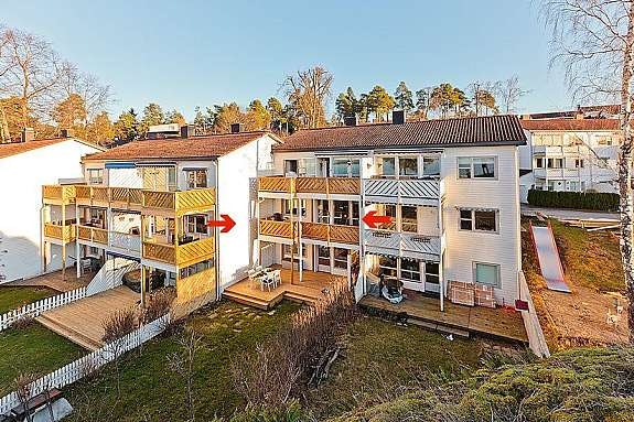 Vestvendt veranda på ca 12 kvm og terrasse på 35 kvm. Bra solforhold! Galleribilde